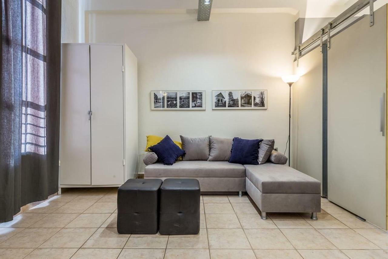 Apartamento Renovated Loft At The Center Of Monastiraki Atenas Exterior foto