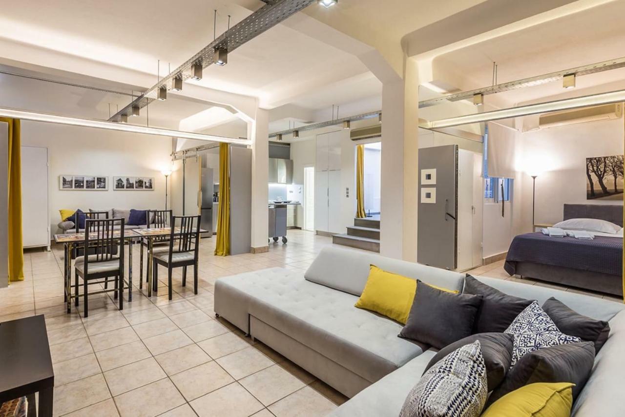 Apartamento Renovated Loft At The Center Of Monastiraki Atenas Exterior foto