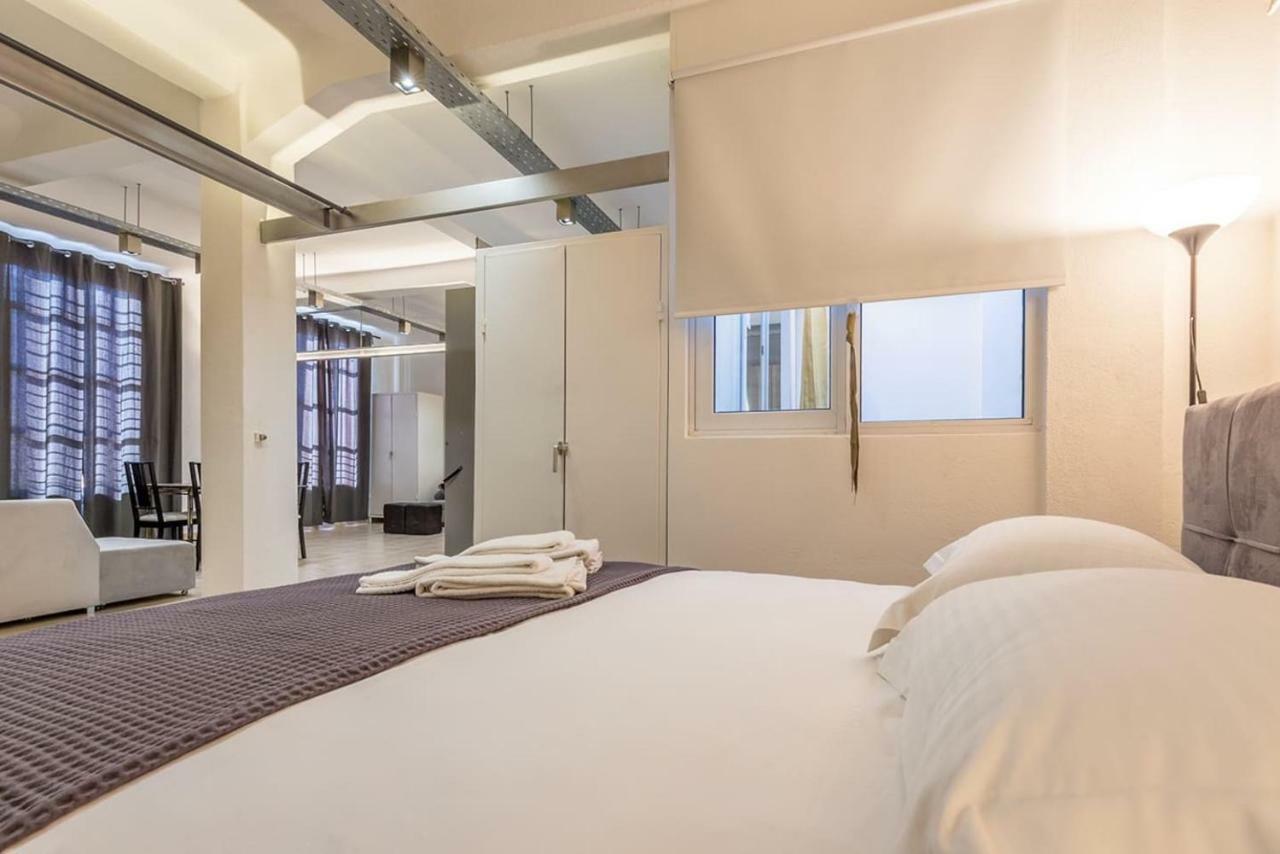 Apartamento Renovated Loft At The Center Of Monastiraki Atenas Exterior foto