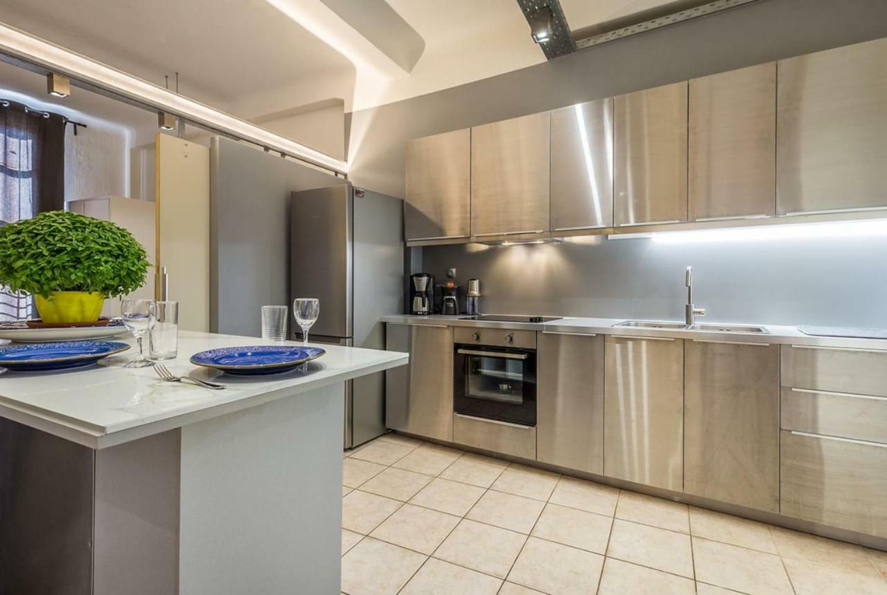 Apartamento Renovated Loft At The Center Of Monastiraki Atenas Exterior foto