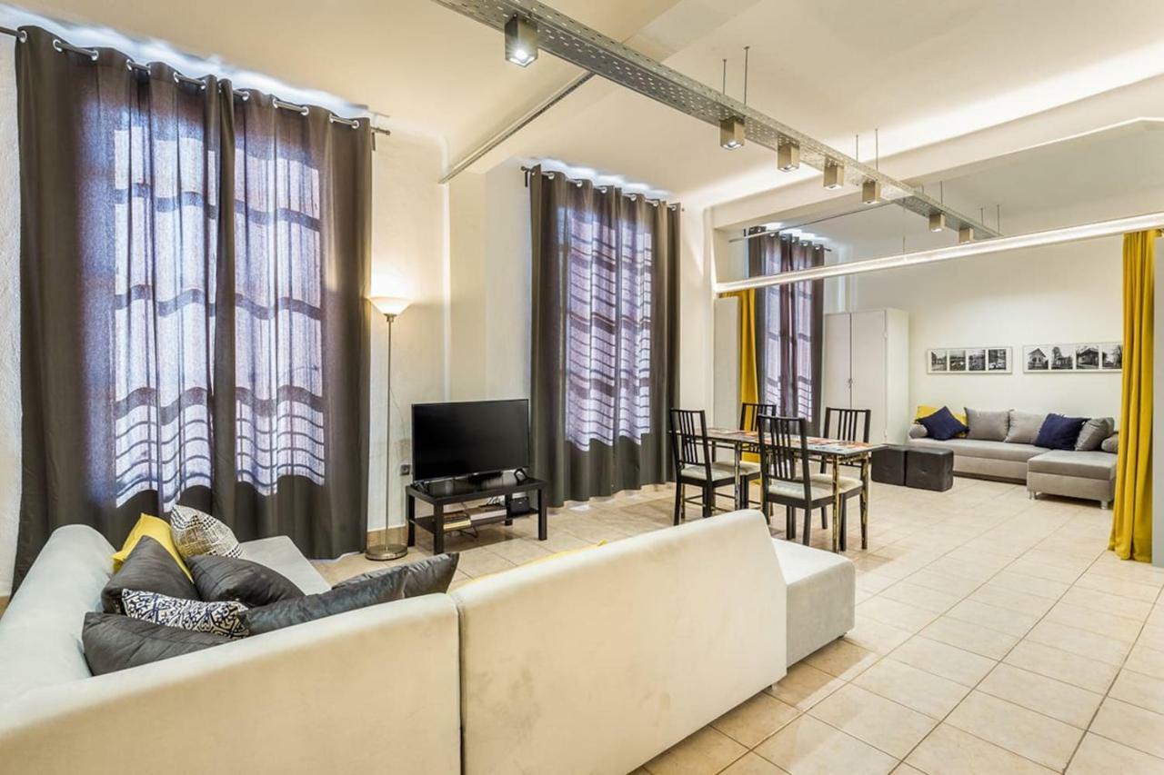 Apartamento Renovated Loft At The Center Of Monastiraki Atenas Exterior foto