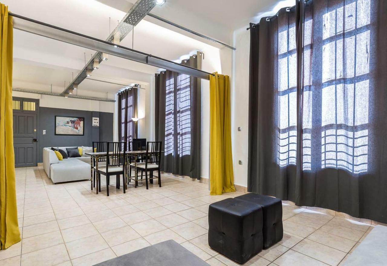 Apartamento Renovated Loft At The Center Of Monastiraki Atenas Exterior foto