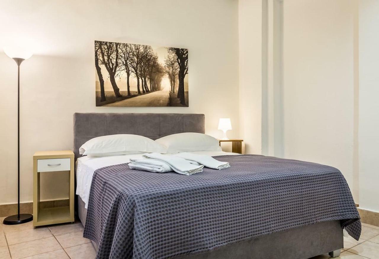 Apartamento Renovated Loft At The Center Of Monastiraki Atenas Exterior foto